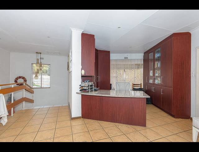 300M² BUSINESS FOR SALE IN ROSEBANK